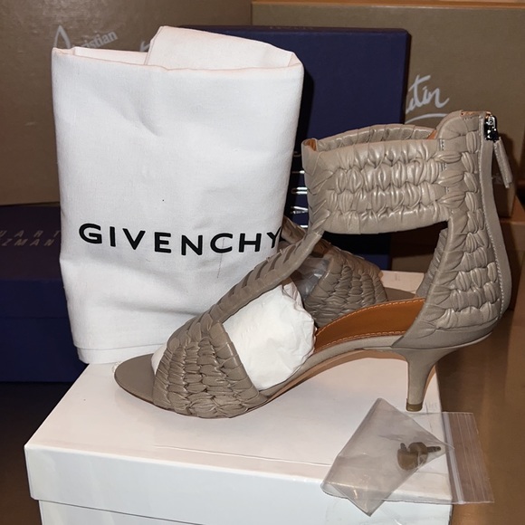 2 inch heels, worn once indoors. Extra heel caps - Picture 5 of 5